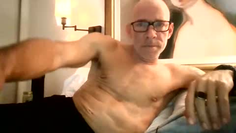 wingnutt765733 online show from April 2, 4:43 am