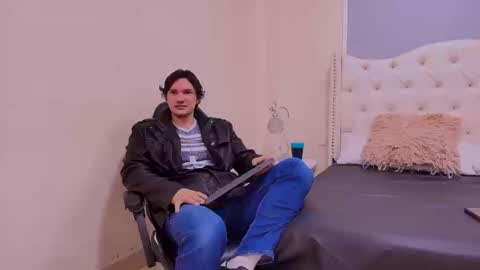 Wiston online show from March 10, 1:06 pm