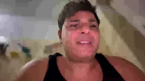 Snapshot of witebull83 chatting on December 2, 8:09 pm Witebull online show from December 2, 8:09 pm