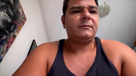 Snapshot of witebull83 chatting on September 23, 10:47 am Witebull online show from September 23, 10:47 am