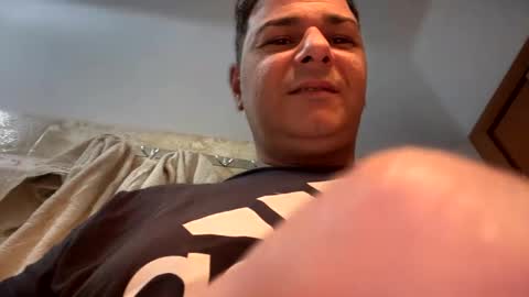 Snapshot of witebull83 chatting on February 11, 8:15 am Witebull online show from February 11, 8:15 am