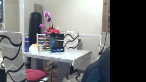 Snapshot of wobble444 chatting on February 24, 12:09 am wobble444 online show from February 24, 12:09 am