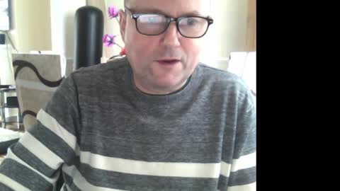 Snapshot of wobble444 chatting on February 26, 9:32 am wobble444 online show from February 26, 9:32 am