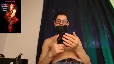 Snapshot of wolfan_sky chatting on October 13, 1:39 pm W O L F online show from October 13, 1:39 pm