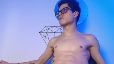  W O L F  online show from October 20, 2:32 pm