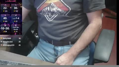 Snapshot of woodworker6473 chatting on January 13, 1:39 pm woodworker6473 online show from January 13, 1:39 pm