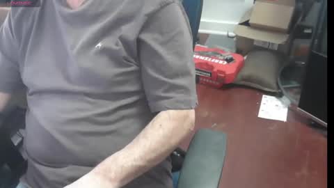 Snapshot of woodworker6473 chatting on March 3, 6:40 pm woodworker6473 online show from March 3, 6:40 pm