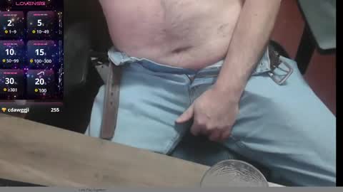 Snapshot of woodworker6473 chatting on January 23, 12:57 am woodworker6473 online show from January 23, 12:57 am