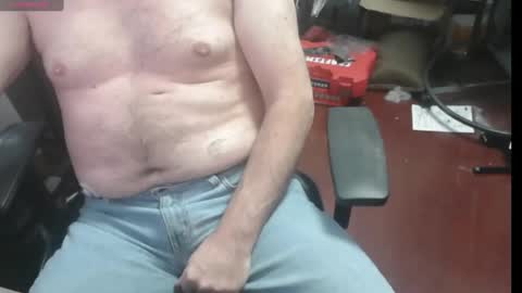 Snapshot of woodworker6473 chatting on January 18, 5:04 pm woodworker6473 online show from January 18, 5:04 pm