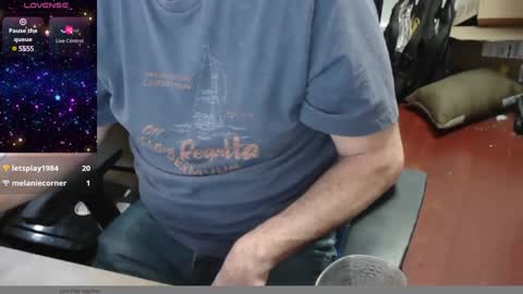 Snapshot of woodworker6473 chatting on December 10, 1:55 pm woodworker6473 online show from December 10, 1:55 pm