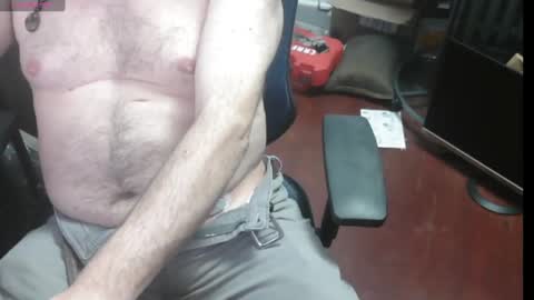 Snapshot of woodworker6473 chatting on February 28, 12:43 am woodworker6473 online show from February 28, 12:43 am