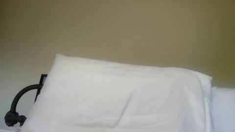 woof_wolf37 online show from April 29, 5:30 pm