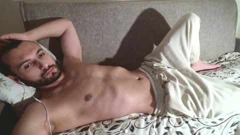 Snapshot of wowmichael69 chatting on December 9, 2:18 pm Josy online show from December 9, 2:18 pm