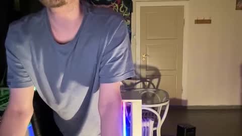 wulffi95 online show from March 20, 9:18 pm