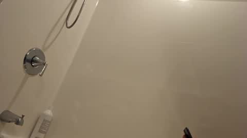 Snapshot of wundrsword33 chatting on October 29, 9:07 pm BONER DONOR online show from October 29, 9:07 pm