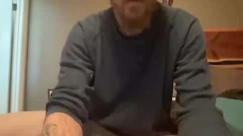 wuthole online show from February 8, 7:07 pm