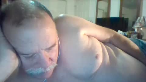 Snapshot of wvmountainlover chatting on January 23, 3:26 am wvmountainlover online show from January 23, 3:26 am