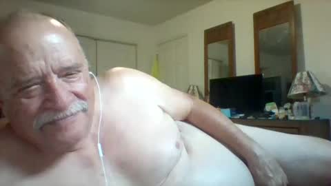 wvmountainlover online show from October 4, 4:01 pm