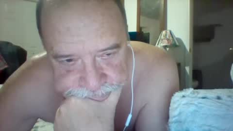Snapshot of wvmountainlover chatting on January 27, 2:20 am wvmountainlover online show from January 27, 2:20 am