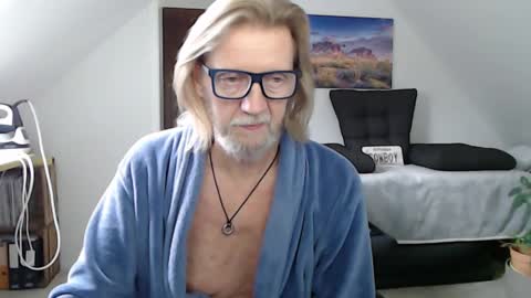 Snapshot of wyattearp64 chatting on December 18, 12:18 pm WyattEarp64 online show from December 18, 12:18 pm
