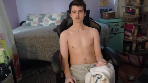 Snapshot of wyattfans_ chatting on October 18, 6:35 pm Wyatt online show from October 18, 6:35 pm