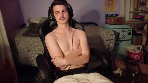 Snapshot of wyattfans_ chatting on October 25, 7:10 am Wyatt online show from October 25, 7:10 am