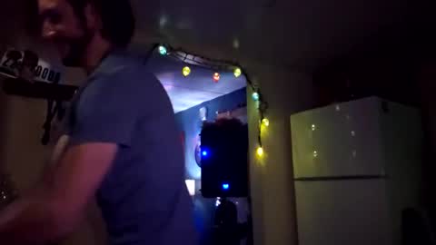 wyiatt online show from November 9, 6:17 am