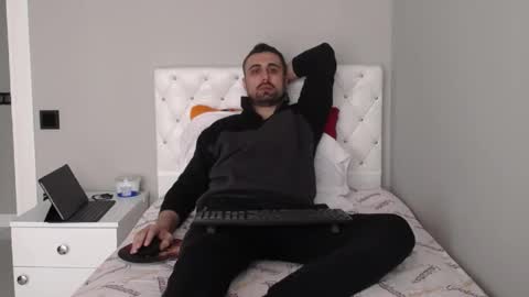 Mr. Lonely online show from April 13, 10:05 am