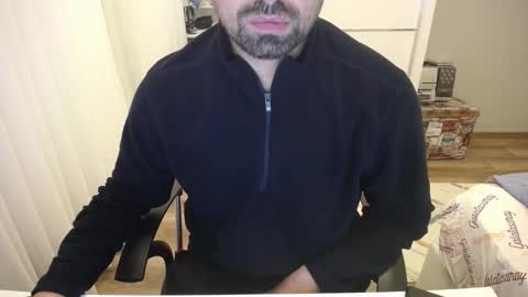 Snapshot of x_____0_____x chatting on November 1, 7:18 pm Mr. Lonely online show from November 1, 7:18 pm