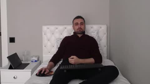 Mr. Lonely online show from April 9, 10:54 am