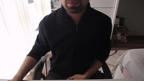 Snapshot of x_____0_____x chatting on October 13, 10:32 am Mr. Lonely online show from October 13, 10:32 am