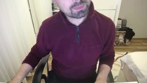 Snapshot of x_____0_____x chatting on October 20, 10:35 pm Mr. Lonely online show from October 20, 10:35 pm