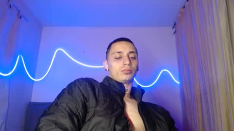 Snapshot of xalejo_max chatting on September 20, 2:33 am xalejo_max online show from September 20, 2:33 am