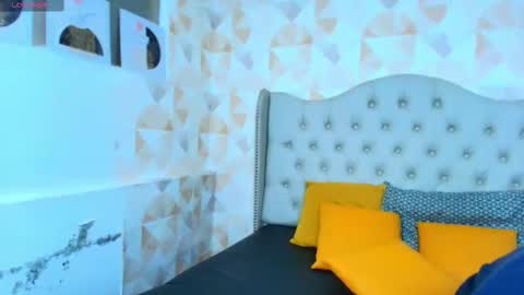Snapshot of xam_collen chatting on October 6, 2:33 pm xam_collen online show from October 6, 2:33 pm