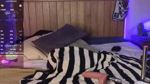 Xander Cardona online show from March 19, 6:49 am