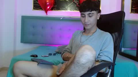 xandergrey8 online show from February 19, 9:11 pm