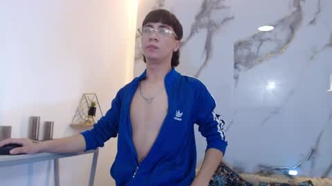 xandergrey8 online show from April 7, 7:25 pm