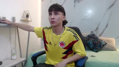 xandergrey8 online show from April 21, 7:09 pm