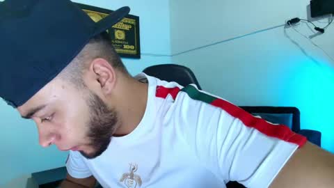 Xanderstone online show from April 3, 6:15 pm