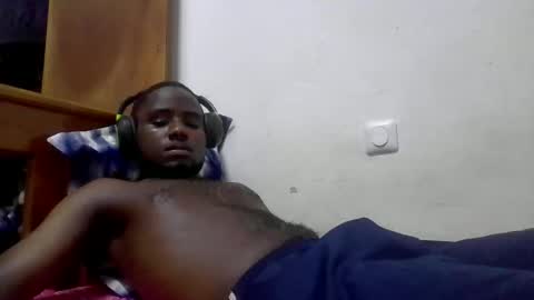 xavier863960 online show from April 8, 3:40 am