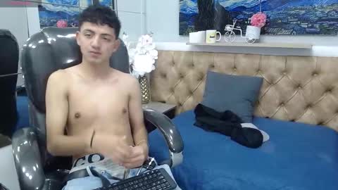 xebastwink online show from February 12, 8:48 pm