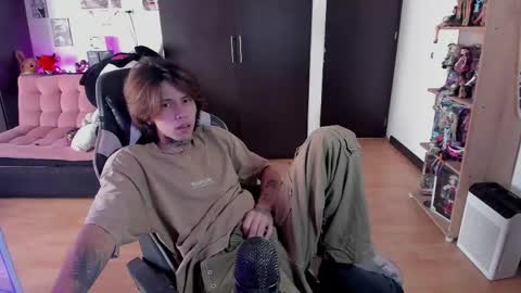 xIce Boy online show from May 20, 1:39 pm