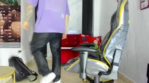 Snapshot of xkevyn chatting on October 21, 12:19 pm online show from October 21, 12:19 pm