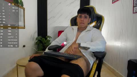 Snapshot of xkevyn chatting on October 23, 12:52 pm online show from October 23, 12:52 pm