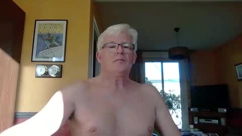 xmaeg3 online show from January 6, 9:35 am