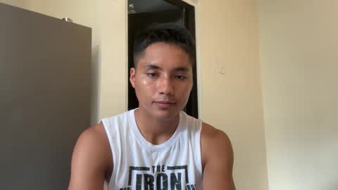 Snapshot of xmoreno_guy69 chatting on October 23, 6:17 am SECRET online show from October 23, 6:17 am