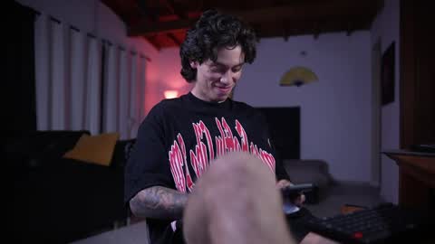   online show from May 8, 2:56 am