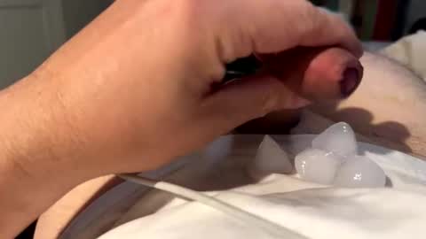 xoxowtf online show from March 23, 9:10 pm