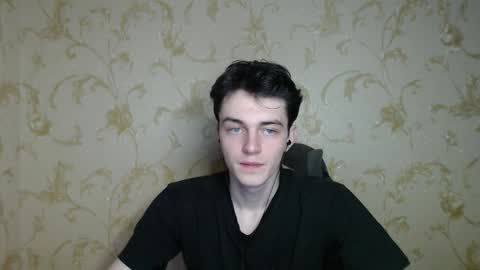 traqqq online show from January 13, 10:25 pm