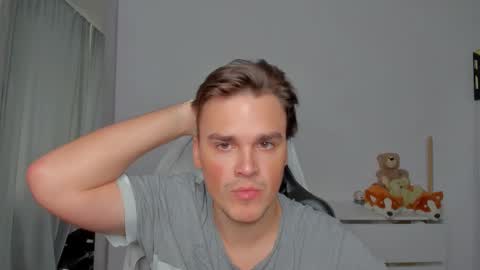 Snapshot of xx_raul_xx_ chatting on September 26, 11:30 am raul online show from September 26, 11:30 am